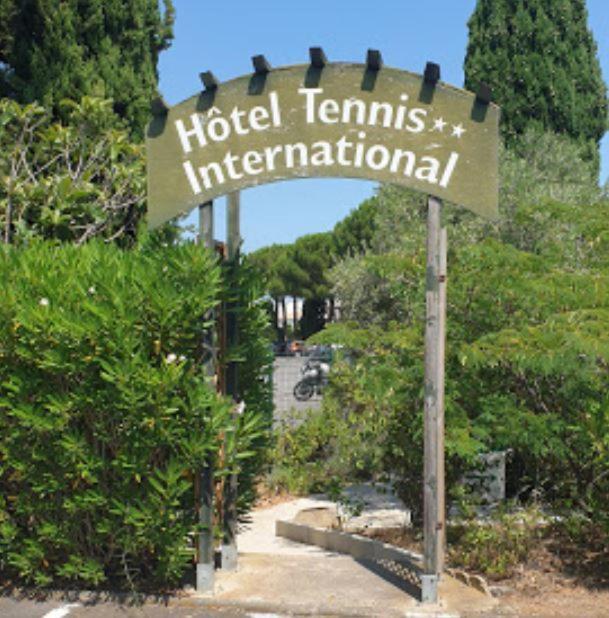 Hotel Tennis International Agde Exterior photo